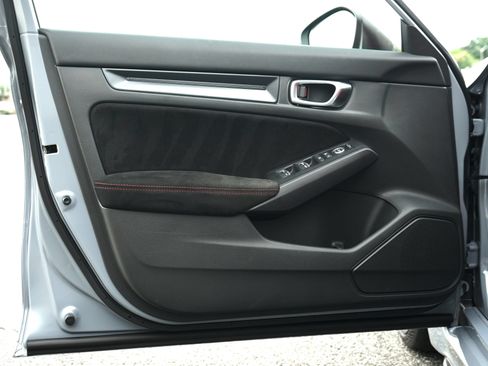 Used 2023 Honda Civic Type R image 12