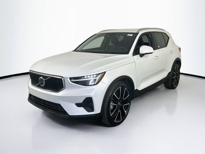 Used 2023 Volvo XC40 B4 Core w/ Convenience Package