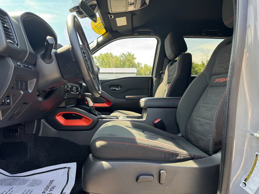 Used 2023 Nissan Frontier PRO-4X w/ Technology Package AWD/4WD image 19
