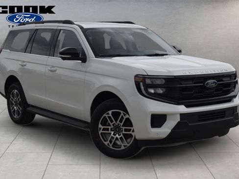 New 2026 Ford Expedition Active RWD image 3