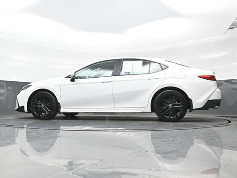 Used 2025 Toyota Camry SE w/ Multimedia Upgrade Package AWD/4WD image 30