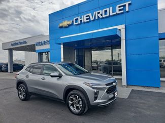 Used 2025 Chevrolet Trax LT w/ LT Convenience Package FWD video 1