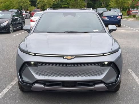 New 2025 Chevrolet Equinox EV LT w/ Convenience Package II image 13