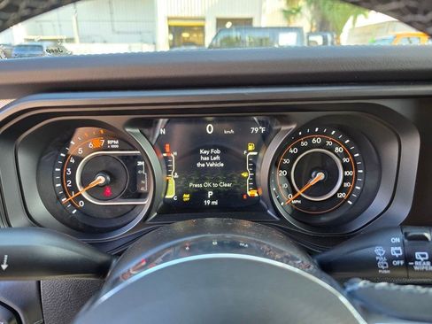 New 2025 Jeep Wrangler Unlimited Sahara w/ Safety Group AWD/4WD image 19