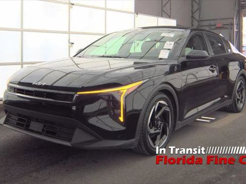 Used 2025 Kia K4 EX FWD image 2