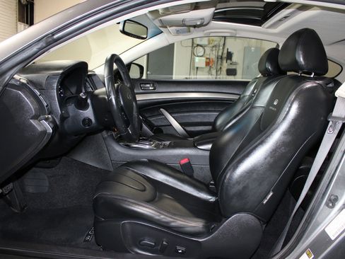 Used 2011 INFINITI G37 Journey w/ Premium Pkg RWD image 8
