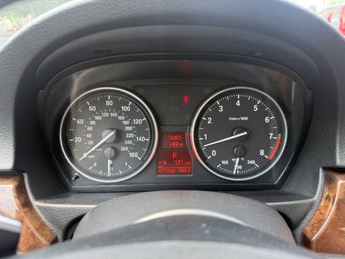 Used 2011 BMW 335i xDrive Sedan AWD/4WD image 12