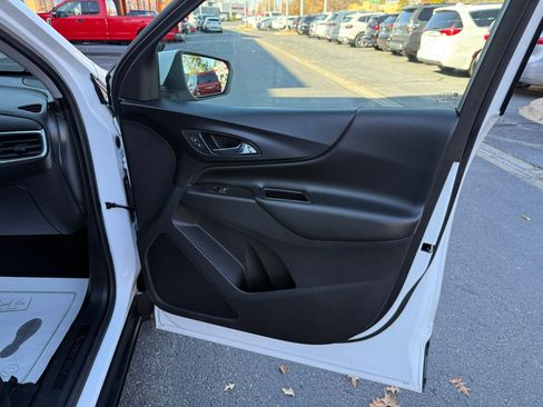 Used 2020 Chevrolet Equinox LT image 16