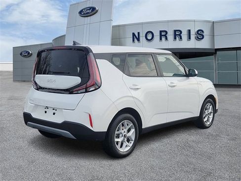 Used 2024 Kia Soul LX w/ Option Group 015 image 4
