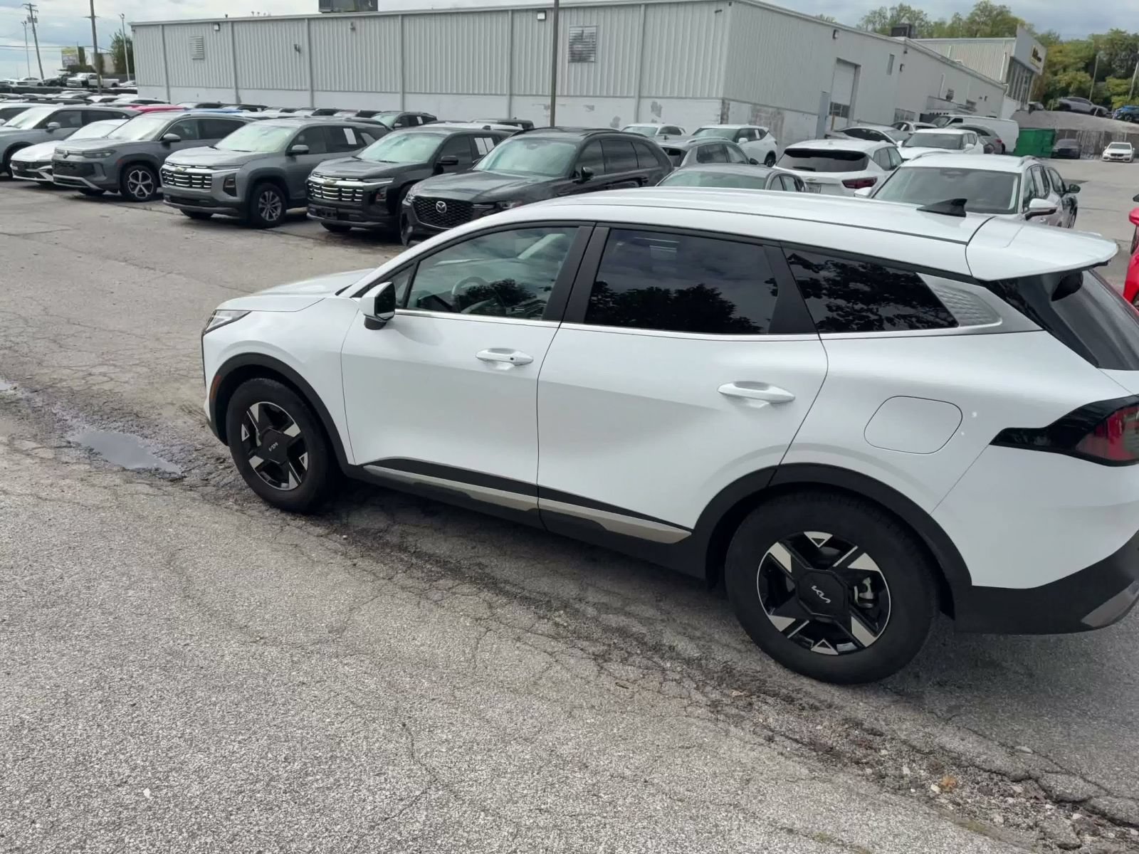 Used 2026 Kia Sportage LX FWD image 9