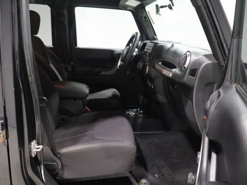 Used 2013 Jeep Wrangler Unlimited Sport w/ Max Tow Pkg AWD/4WD image 19