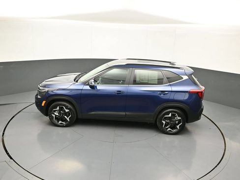 Certified 2025 Kia Seltos EX AWD/4WD image 39