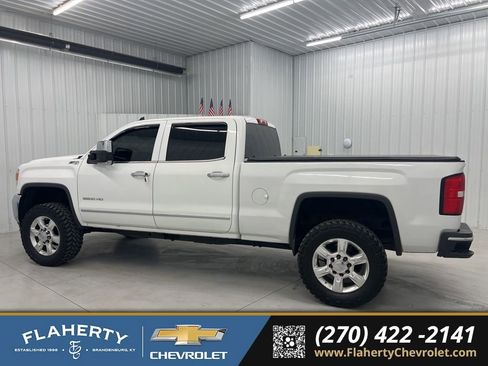 Used 2015 GMC Sierra 2500 SLT w/ Suspension Package, Off-Road image 5