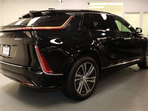 Used 2024 Cadillac Lyriq Luxury w/ LPO, Floor Liner Package image 7