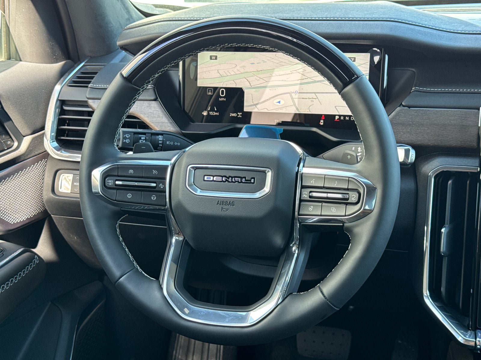 Used 2026 GMC Acadia Denali Ultimate w/ LPO, Illumination Package AWD/4WD image 29