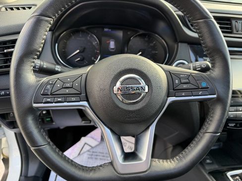 Used 2019 Nissan Rogue SV w/ Sun & Sound Touring Package image 13