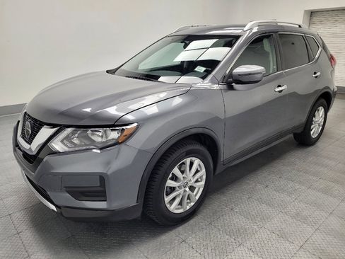 Used 2018 Nissan Rogue SV FWD image 2