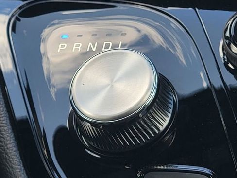 New 2026 Chrysler Pacifica Select AWD/4WD image 30