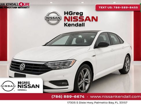 Used 2021 Volkswagen Jetta R-Line w/ R-Line Cold Weather Package FWD image 1