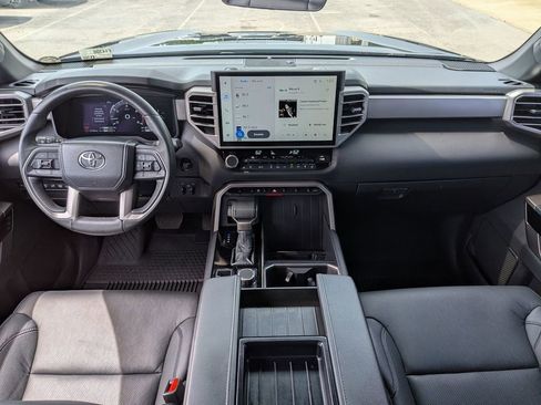 Used 2025 Toyota Tundra Limited image 24