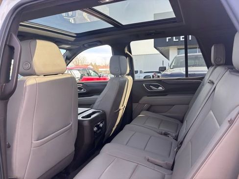 Used 2022 GMC Yukon SLT w/ SLT Luxury Package AWD/4WD image 9