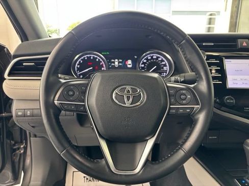 Used 2018 Toyota Camry XLE FWD image 13