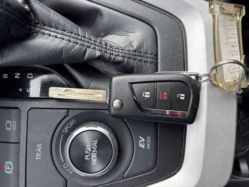 Used 2025 Toyota RAV4 LE image 22