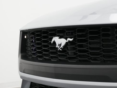 Used 2025 Ford Mustang Premium RWD image 11