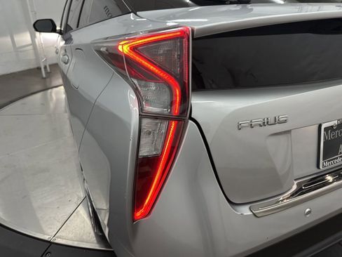 Used 2017 Toyota Prius Four w/ Advanced Technology Package FWD image 25