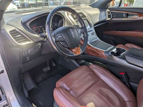 Used 2018 Lincoln MKX Reserve w/ Driver Assistance Package FWD image 13