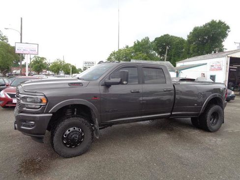 Used 2021 RAM 3500 Laramie w/ Night Edition AWD/4WD image 4