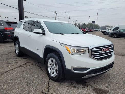 Used 2018 GMC Acadia SLE image 3