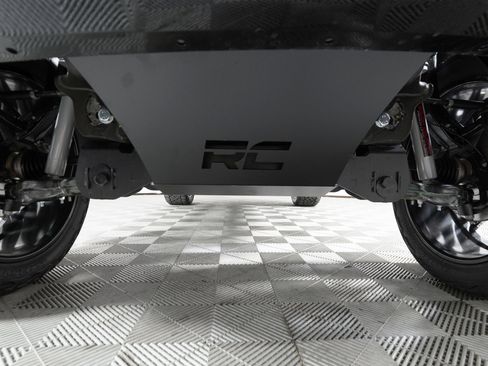 Used 2025 GMC Yukon Elevation w/ LPO, Yukon Black Package image 34