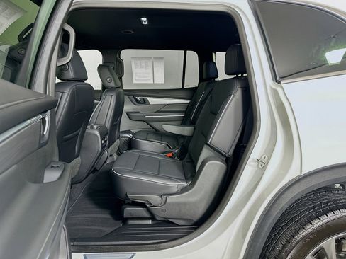 Used 2025 Buick Enclave Preferred image 26