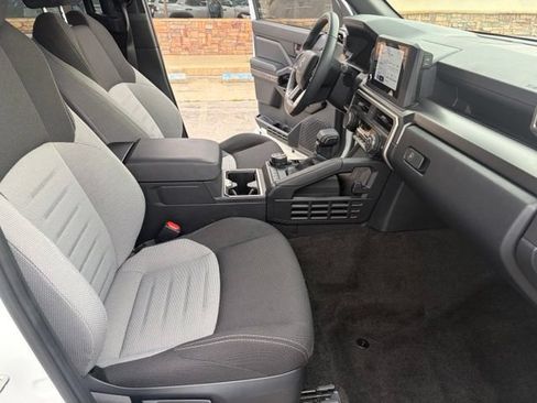 Used 2025 Toyota 4Runner 4WD image 38
