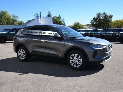 Used 2026 Ford Escape Active w/ Cold Weather Package AWD/4WD image 8