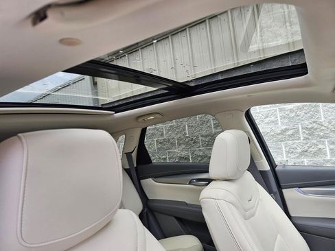 Used 2023 Cadillac XT5 Premium Luxury w/ Technology Package AWD/4WD image 17