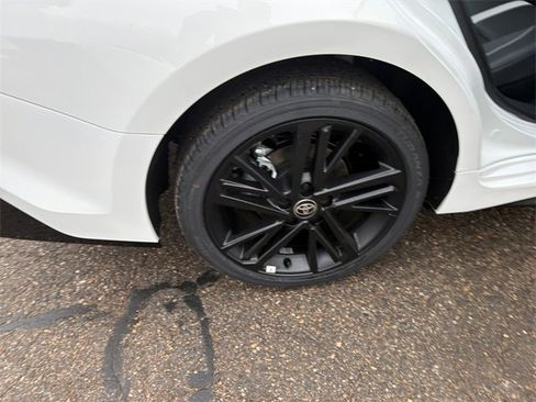 New 2026 Toyota Camry Hybrid image 18