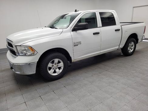 Used 2022 RAM 1500 Classic SLT w/ Electronics Group AWD/4WD image 2