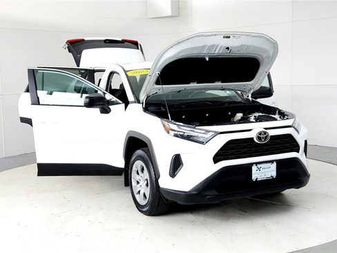 Used 2023 Toyota RAV4 LE image 9
