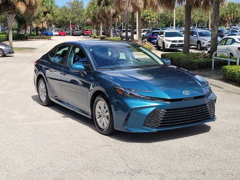 Used 2025 Toyota Camry LE FWD image 2