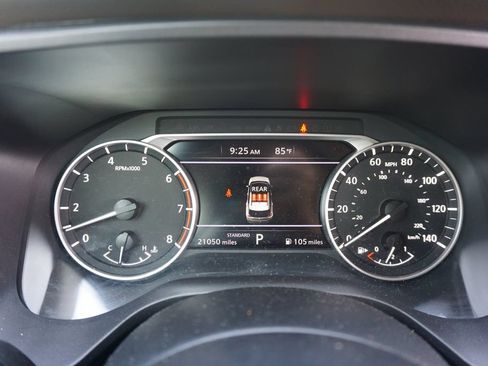 Used 2023 Nissan Rogue S FWD image 7