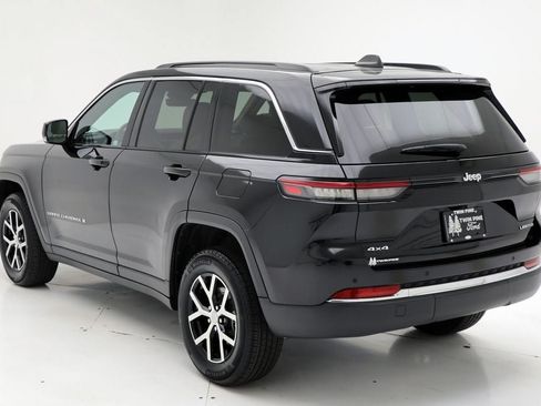 Used 2025 Jeep Grand Cherokee Limited AWD/4WD image 6