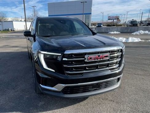 Used 2025 GMC Acadia Elevation image 4