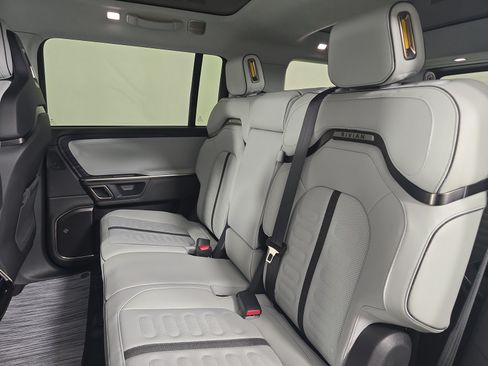 Used 2024 Rivian R1S Adventure AWD/4WD image 21