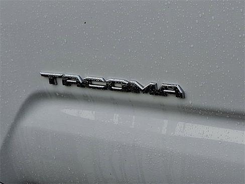 Certified 2023 Toyota Tacoma TRD Off-Road image 29