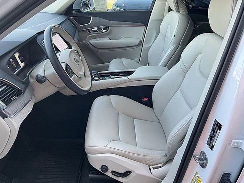Used 2023 Volvo XC90 B5 Plus w/ Protection Package Premier image 15