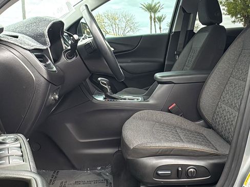 Used 2024 Chevrolet Equinox LT image 22
