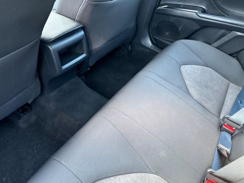 Used 2020 Toyota Camry LE image 25