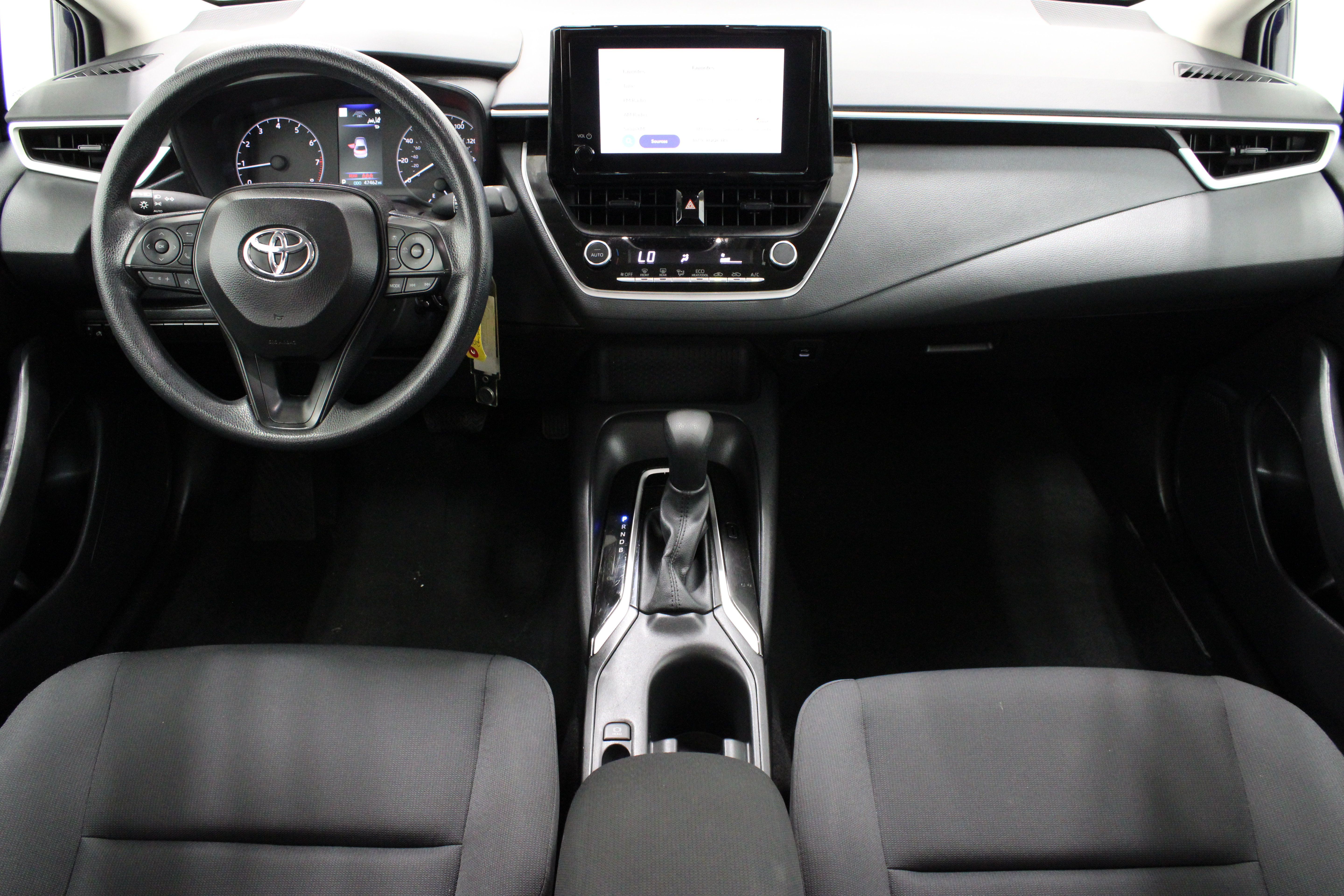 Used 2025 Toyota Corolla LE FWD image 26